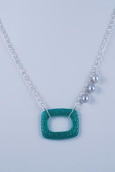 Floating Pearls Necklace